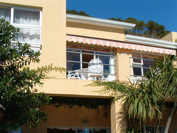 Bluegum Hill & 3*